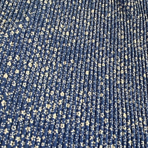 Adrianna Papell Blue Floral Sleeveless Blouse - Picture 3 of 7